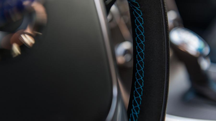 Детали интерьера Volvo V60 Polestar 2017 года  (WW) (фото 42 из 45)